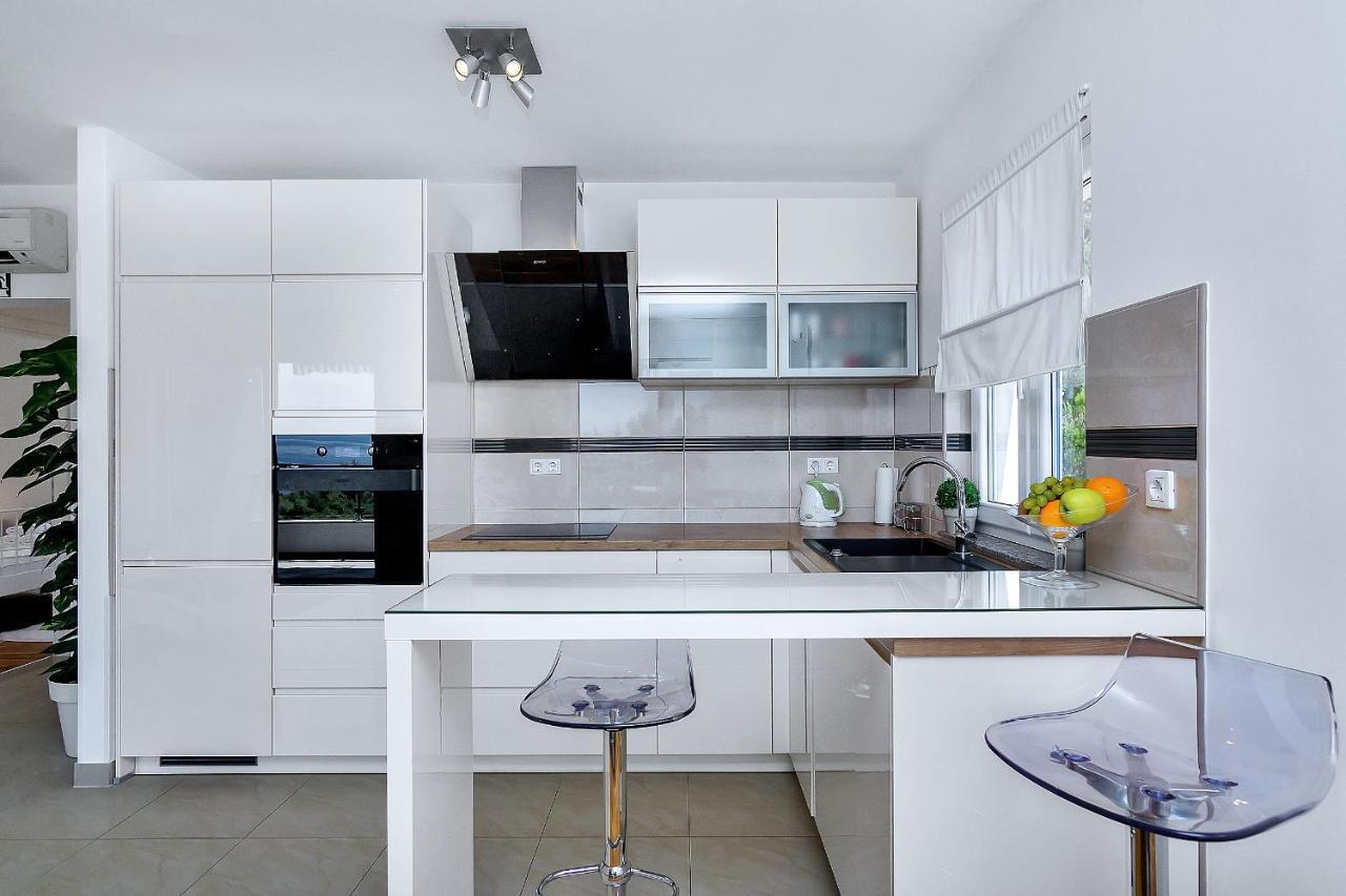 Ivana Apartma Makarska